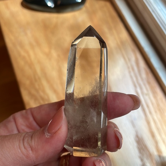 Polished pale smoky Quartz point, crystal tower with phantoms!! - Picture 3 of 6